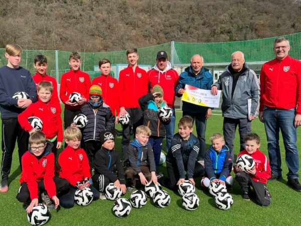 Spendenübergabe im Ahrtal_nsw